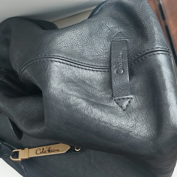 COLE HAAN, Chic Black Leather Shoulder Bag - Picture 13 of 13